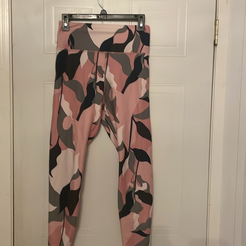 Pink Camouflage Women's workout from Ellie - Picture 3 of 5